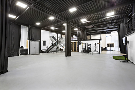 Студийные съемки: как выбирать световое оборудование 
